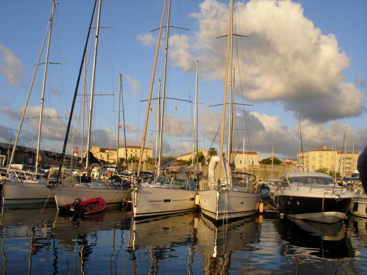 "Ausoleil" 2 Pieces Cosy Ensoleille, Tout A Pied, 50 M Du Vieux Port Saint-Raphaël Eksteriør bilde